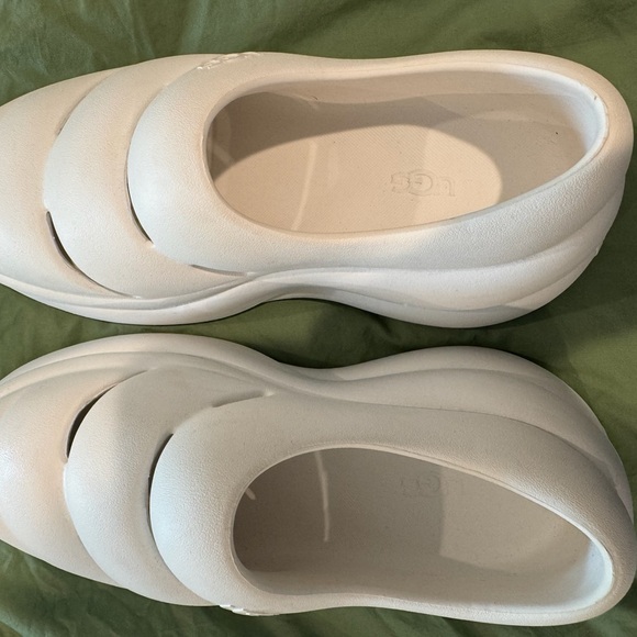 UGG Cream Women's Mules - Picture 2 of 3